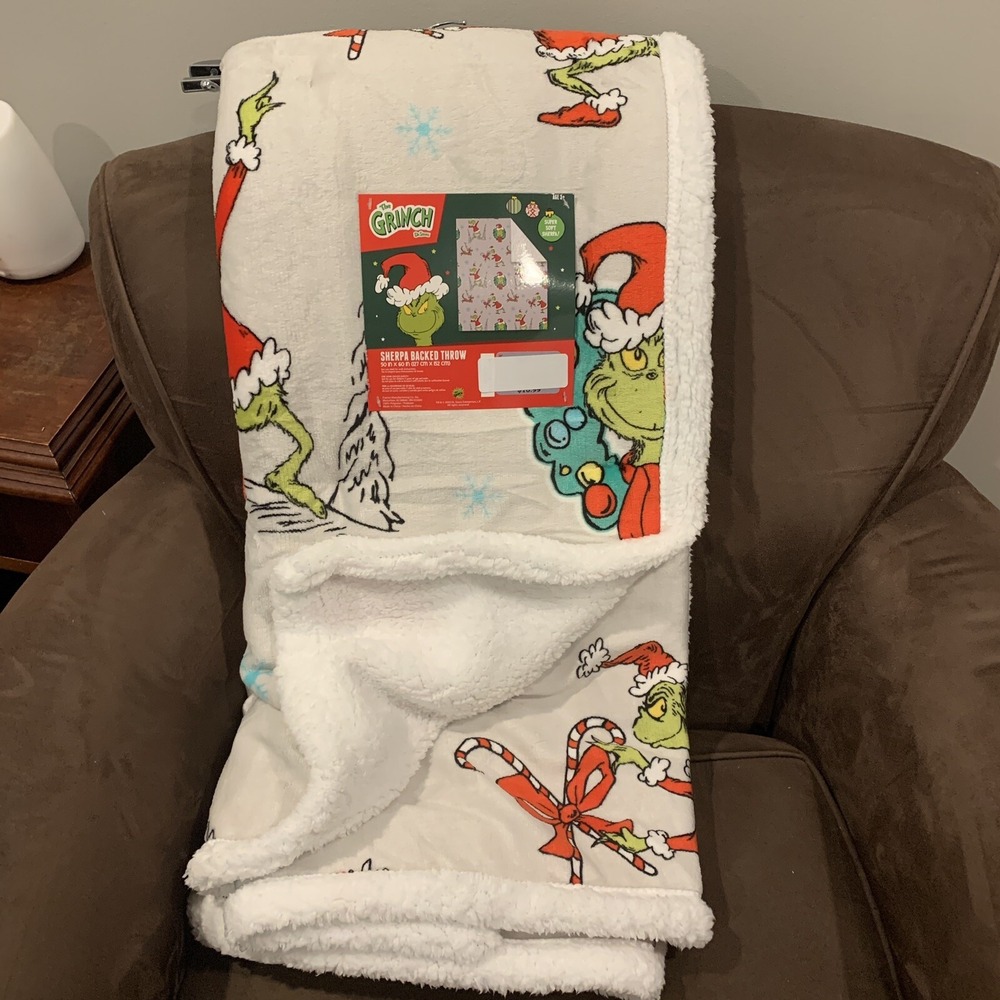Dr. Seuss The Grinch Christmas Holiday Grey Sherpa Throw Blanket 50"x60"